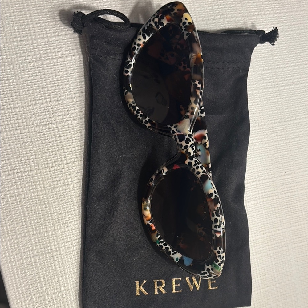 KREWE Sasha sunglasses in poppy noir
